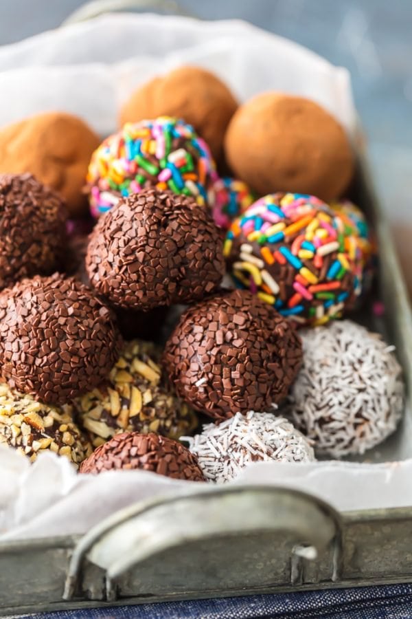 Chocolate Truffles - Easy Chocolate Truffle Recipe {VIDEO}