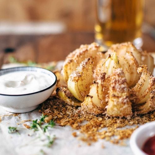 https://www.thecookierookie.com/wp-content/uploads/2015/01/Baked-Blooming-Onion-4-500x500.jpg