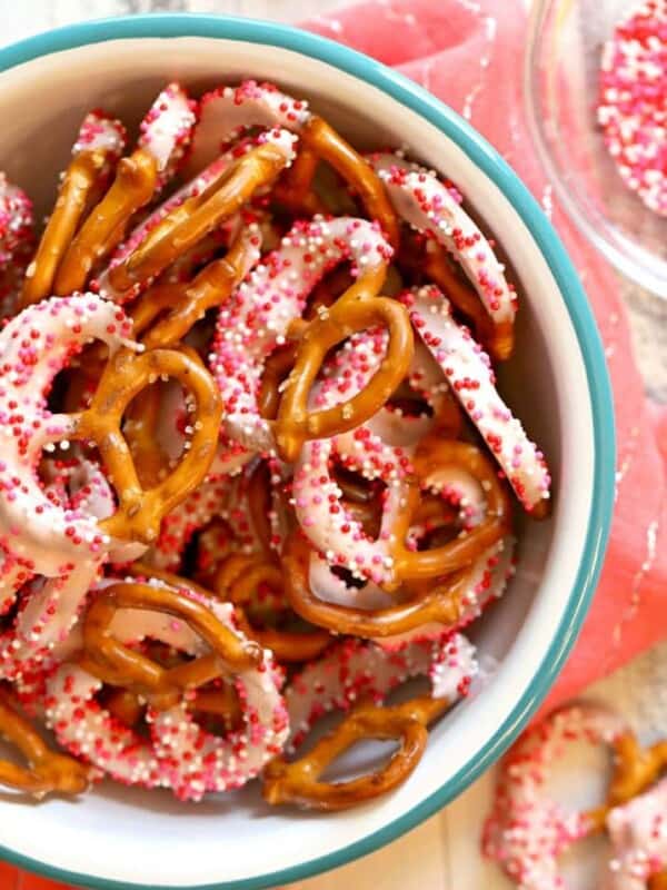 Pink Yogurt Covered Pretzels for a baby shower or Valentine's Day! | The Cookie Rookie