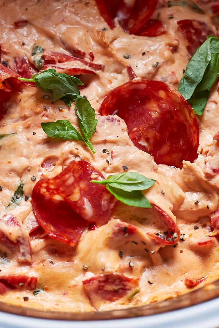 https://www.thecookierookie.com/wp-content/uploads/2015/08/crockpot-pepperoni-pizza-dip-recipe-3.jpg
