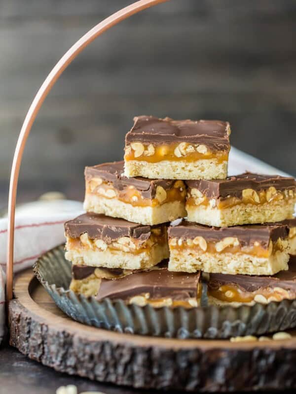 SNICKERS COOKIE BARS! Snickers Shortbread Cookies made with caramel, chocolate, and peanuts! BEST CHRISTMAS COOKIE RECIPE EVER!!