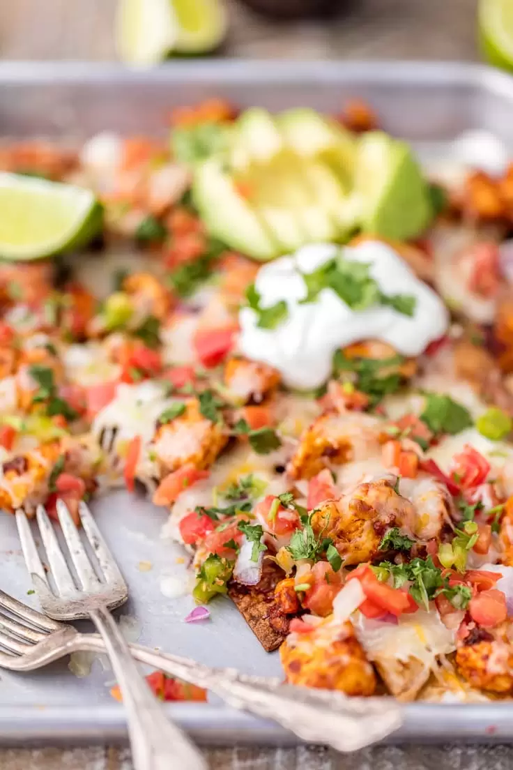 sheet pan chicken nachos