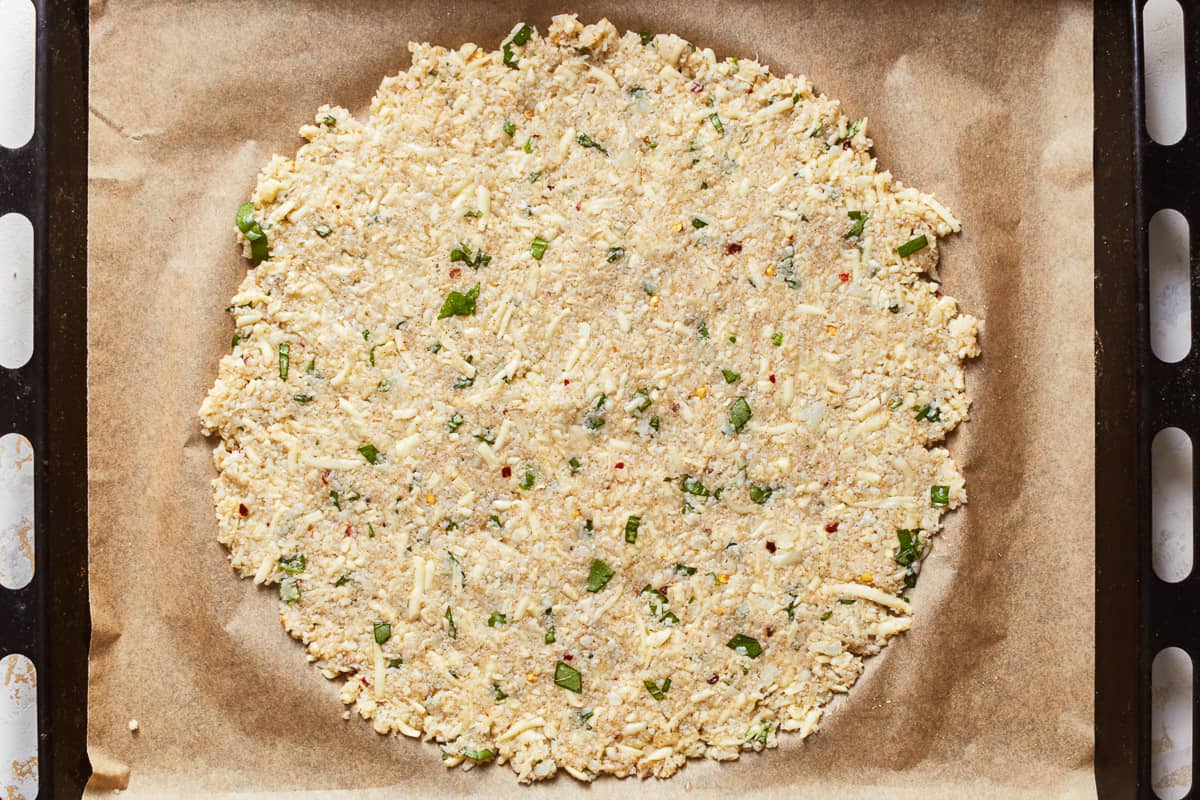 how to make cauliflower pizza crust