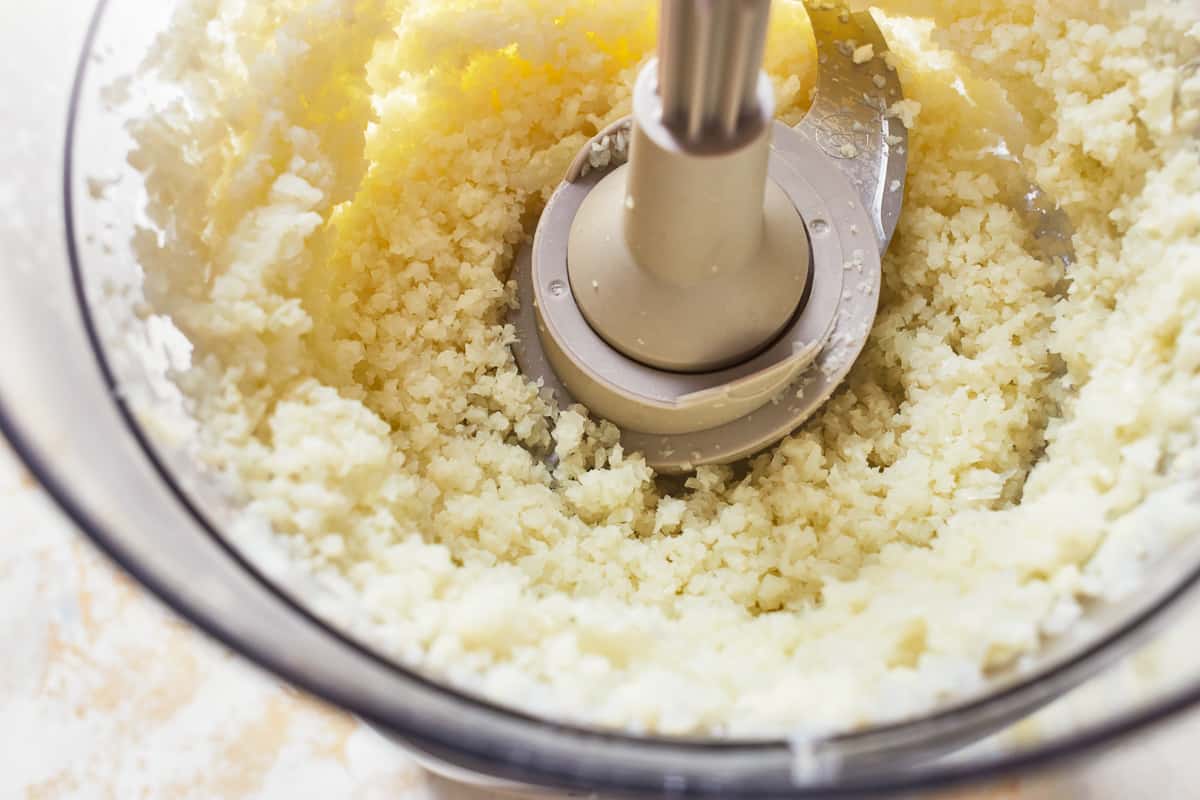 how to make cauliflower pizza crust