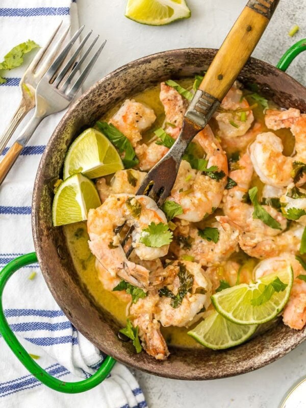 Make dinner (or appetizer night) easy with ONE POT CILANTRO LIME SHRIMP SCAMPI! The White Wine Garlic Butter Cilantro Lime Sauce is AMAZING! Made in 15 minutes. Perfection.