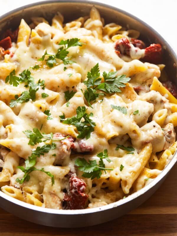 one pot chicken alfredo in skillet