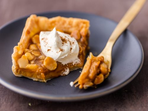 Caramel Macadamia Nut Pumpkin Pie Bars The Cookie Rookie