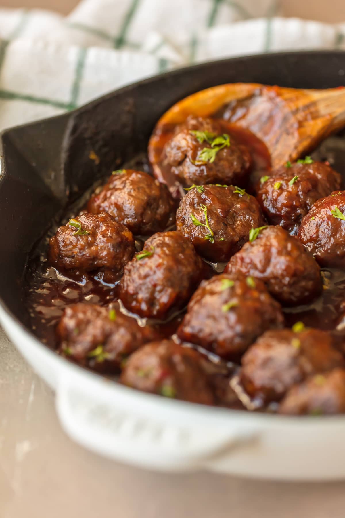 Cocktail Meatballs Recipe (Sweet and Spicy Cranberry Meatballs)