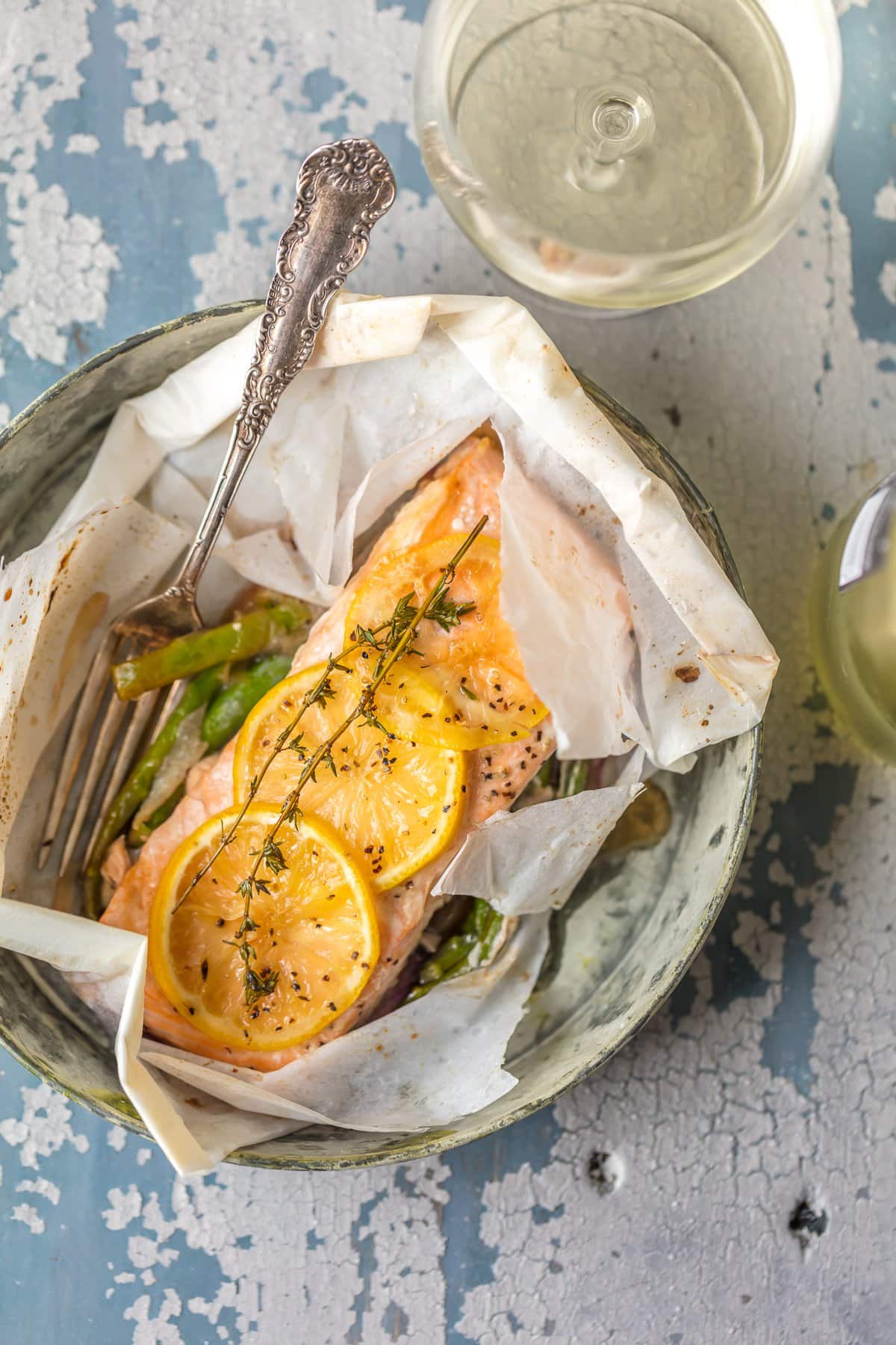 https://www.thecookierookie.com/wp-content/uploads/2017/02/lemon-butter-salmon-in-parchment-4-of-11.jpg