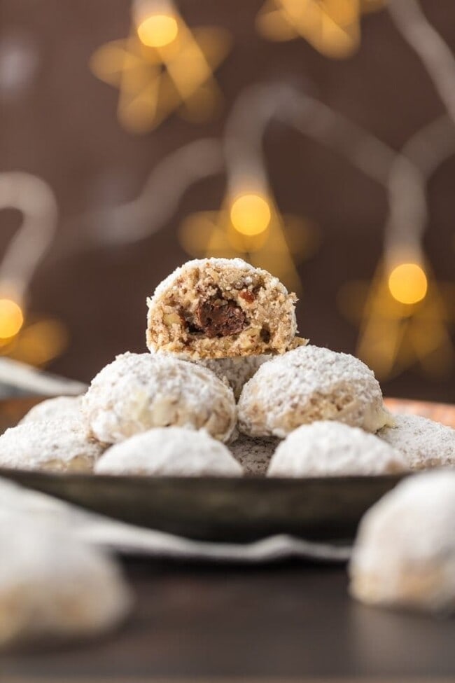 Snowball Cookies Recipe (Nutella Stuffed Cookies) - The Cookie Rookie