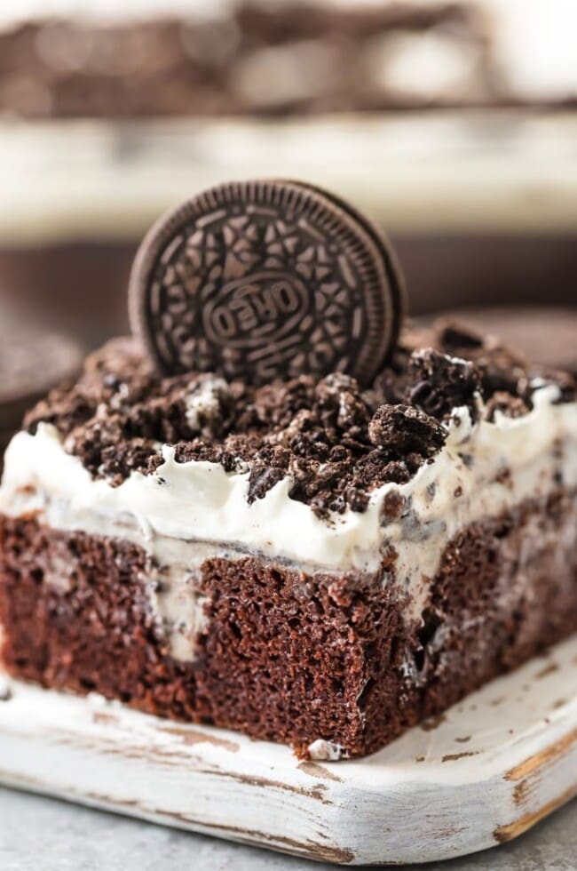 Oreo Cake (Creamy Oreo Poke Cake) Recipe - The Cookie Rookie®