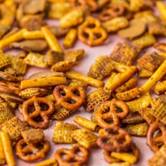 Homemade Gardetto's Snack Mix Recipe (Copycat Recipe)