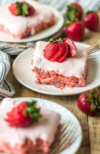 Fresh Strawberry Cake with Strawberry Cream Cheese Icing Recipe - The ...