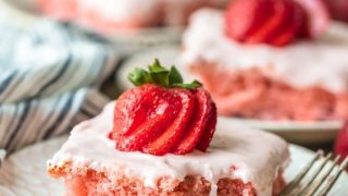 Fresh Strawberry Cake 