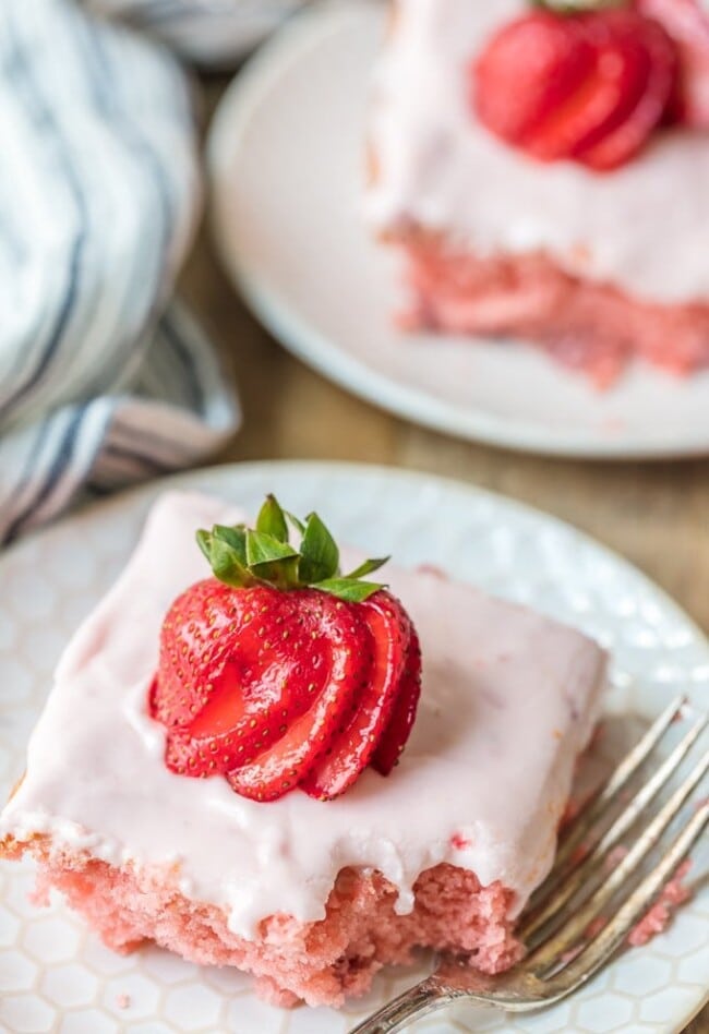 Fresh Strawberry Cake with Strawberry Cream Cheese Icing Recipe - The ...