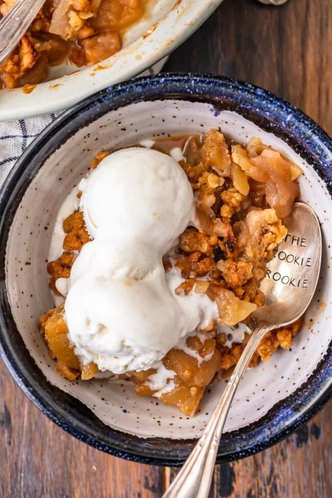 Easy Apple Crisp Recipe (VIDEO) - The Cookie Rookie®