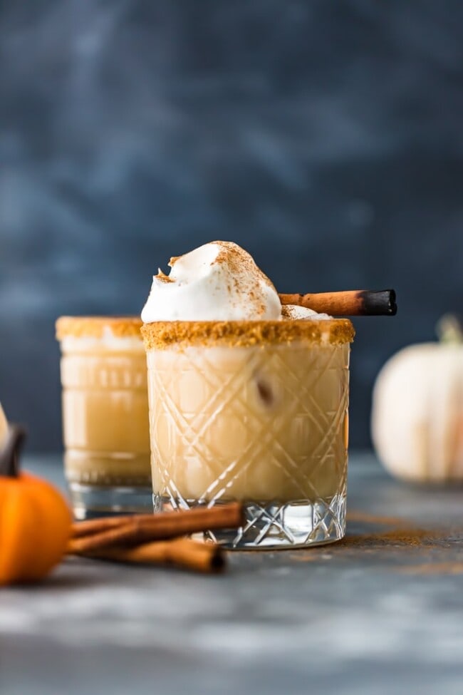 pumpkin-spice-white-russian-cocktail-recipe-the-cookie-rookie