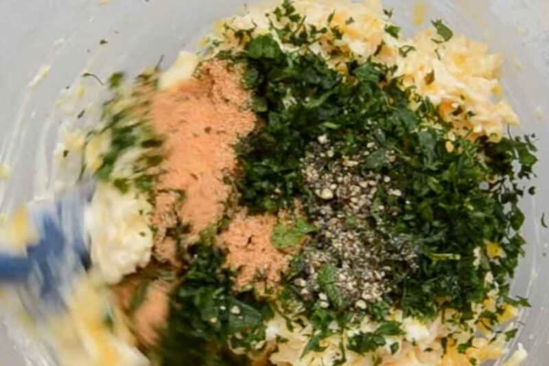 add parsley, salt and pepper and mixed well.