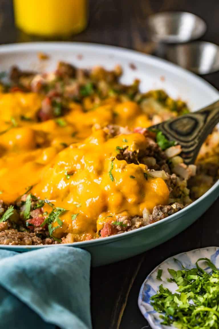 One Pan Cheesy Beef Breakfast Scramble (Skillet Breakfast Casserole ...