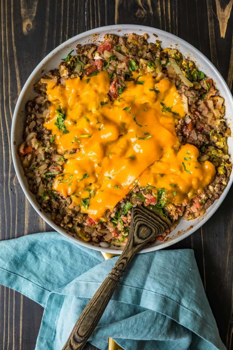 One Pan Cheesy Beef Breakfast Scramble (Skillet Breakfast Casserole ...