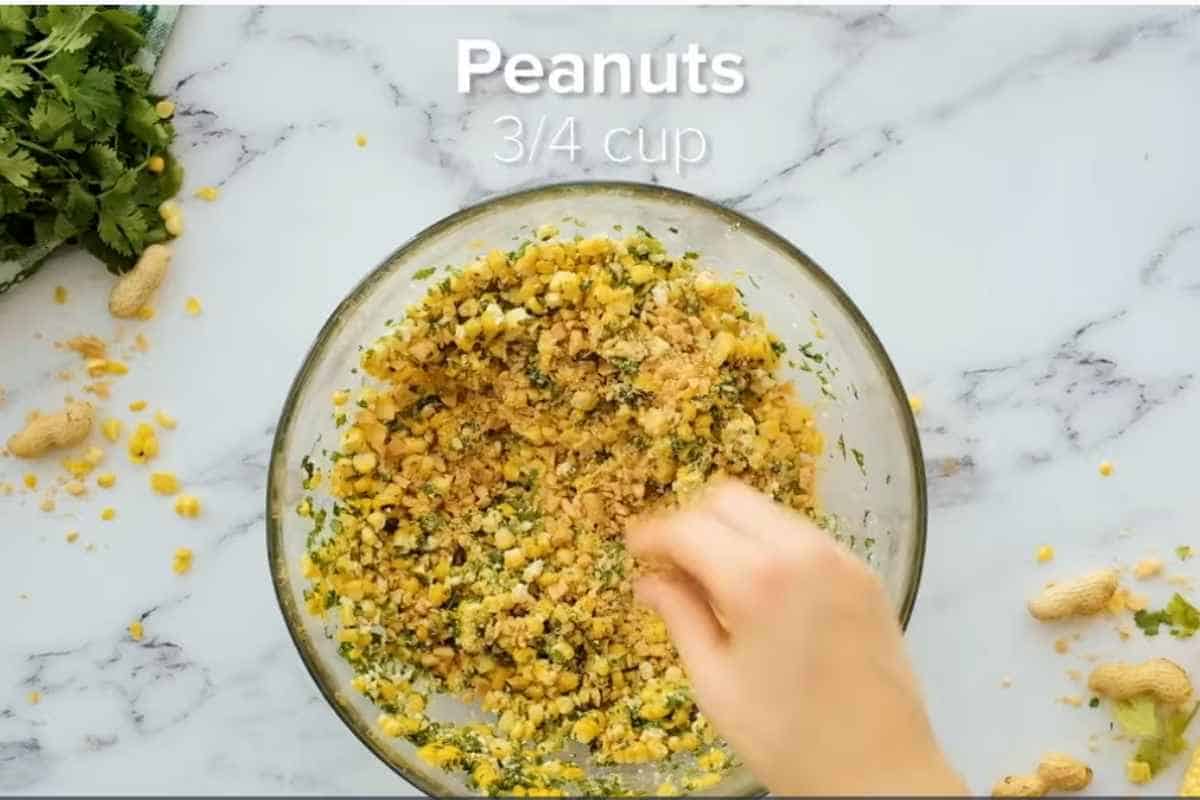 mix everything and sprinkle roasted peanuts just before serving