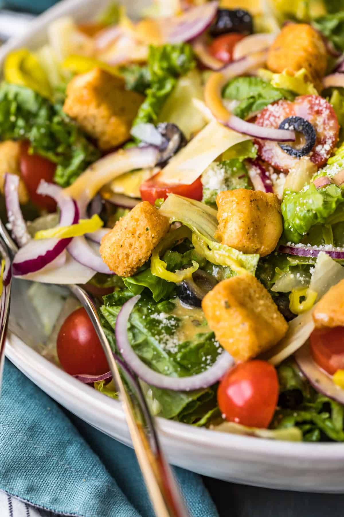 Olive Garden Salad with Copycat Dressing - (VIDEO!)