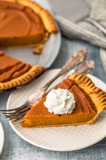 Vegan Pumpkin Pie Recipe (Dairy Free!) - The Cookie Rookie®