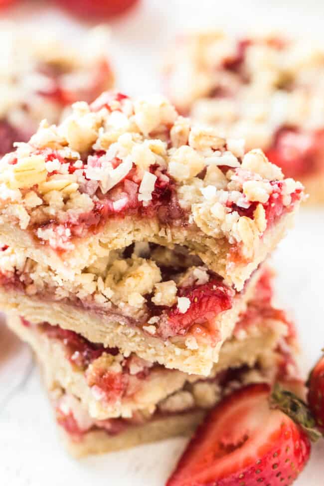 Strawberry Oatmeal Bars Recipe - The Cookie Rookie®