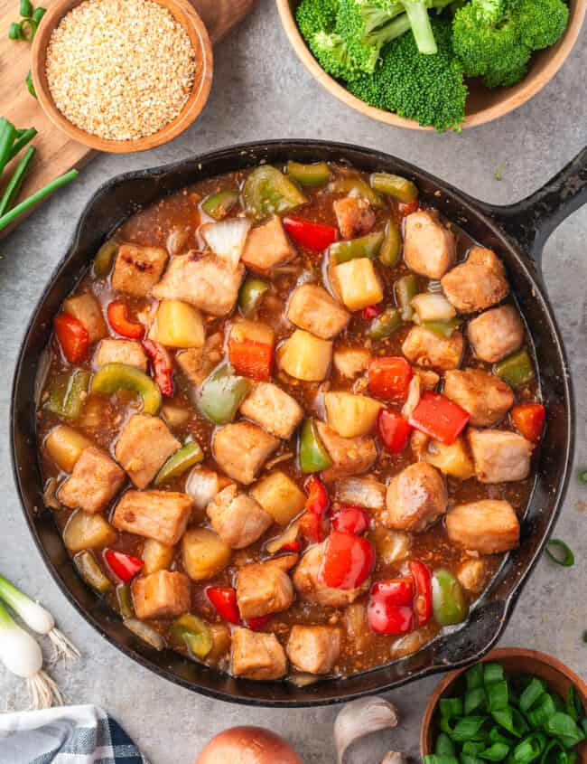 https://www.thecookierookie.com/wp-content/uploads/2020/07/sweet-and-sour-pork-recipe-4-of-7-650x845.jpg