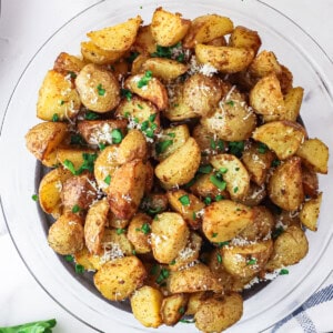 air fryer potatoes in glass bowl