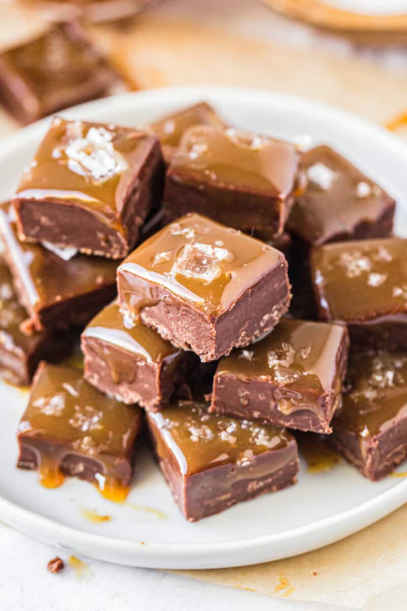 https://www.thecookierookie.com/wp-content/uploads/2020/11/caramel-chocolate-fudge-recipe-7-of-7-800x1200.jpg