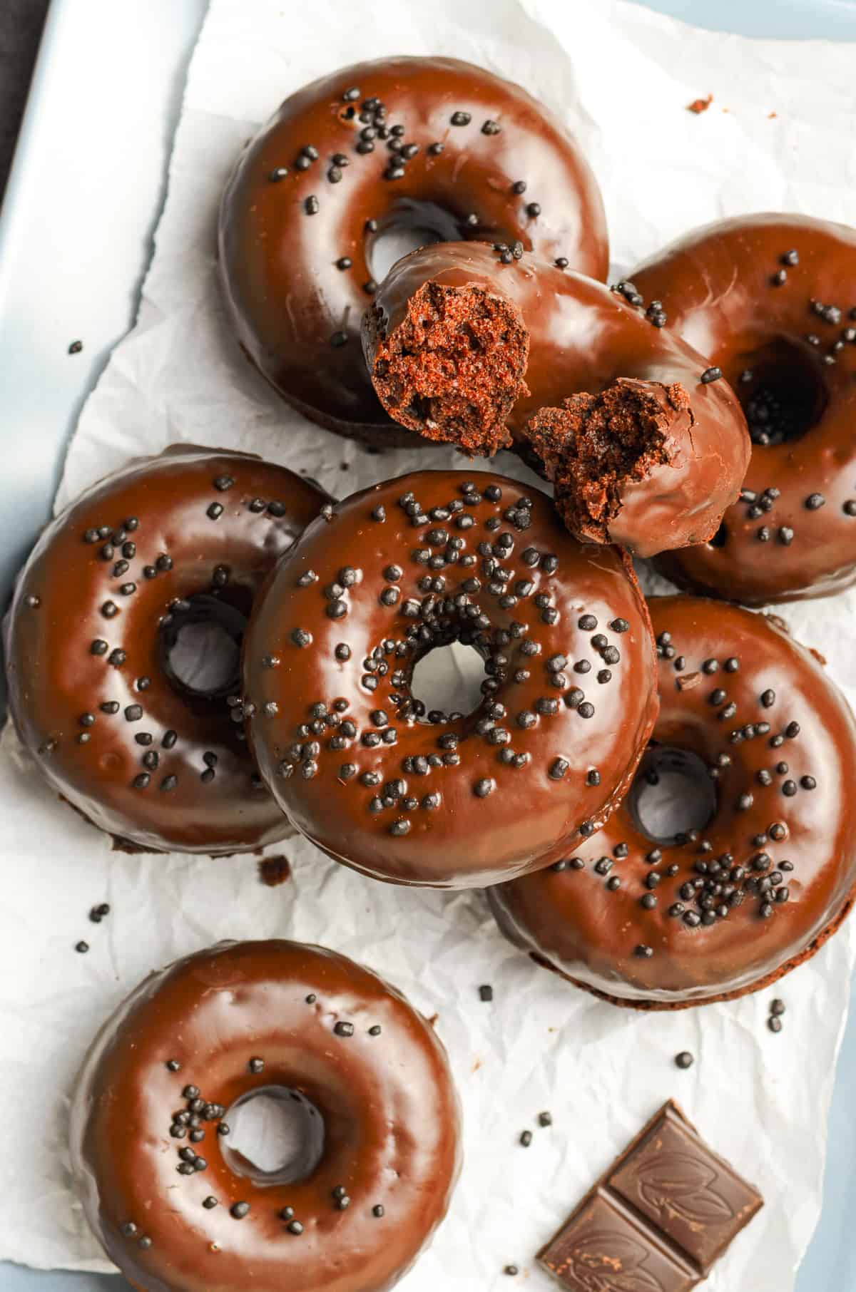 https://www.thecookierookie.com/wp-content/uploads/2020/11/chocolate-donuts-recipe-7-of-7.jpg