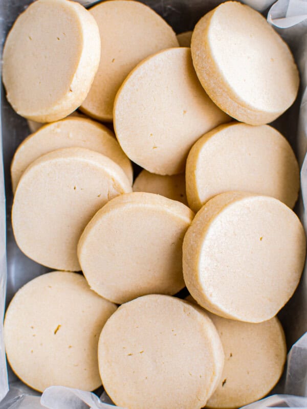 shortbread cookies in basket