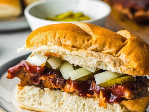 https://www.thecookierookie.com/wp-content/uploads/2021/01/copycat-mcrib-sandwich-recipe-3-500x375.jpg