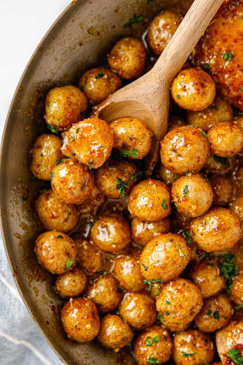 honey mustard potatoes in skillet