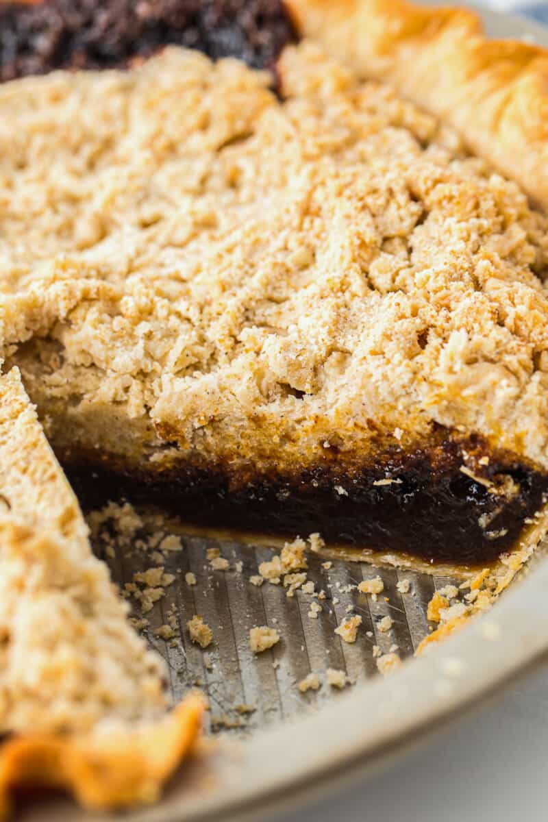 inside shot of shoofly pie layers