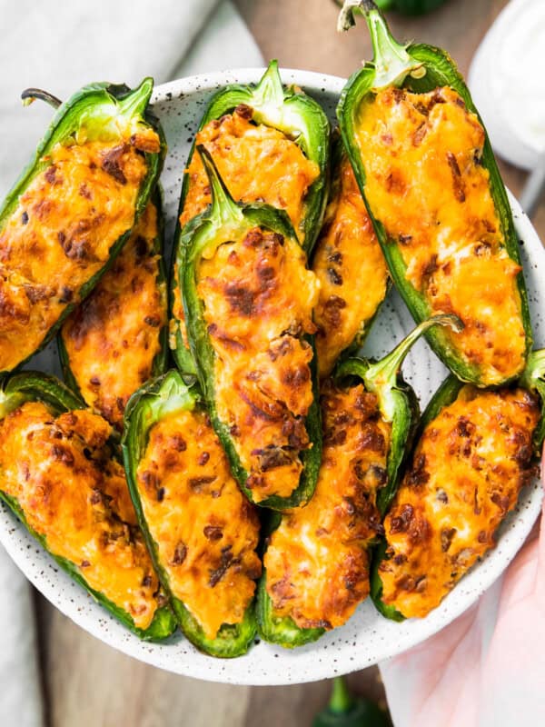 air fryer jalapeno poppers on plate