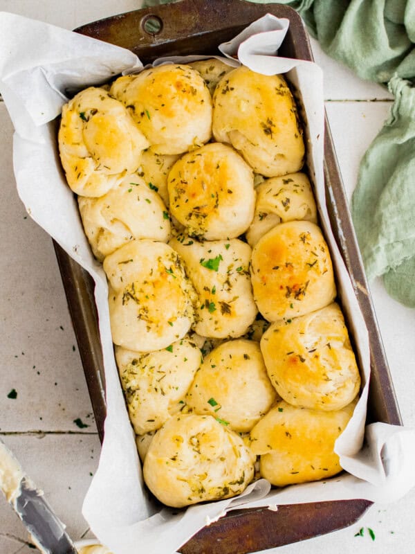 garlic butter pull apart rolls in cake pan