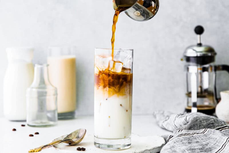 how to make iced caramel macchiato