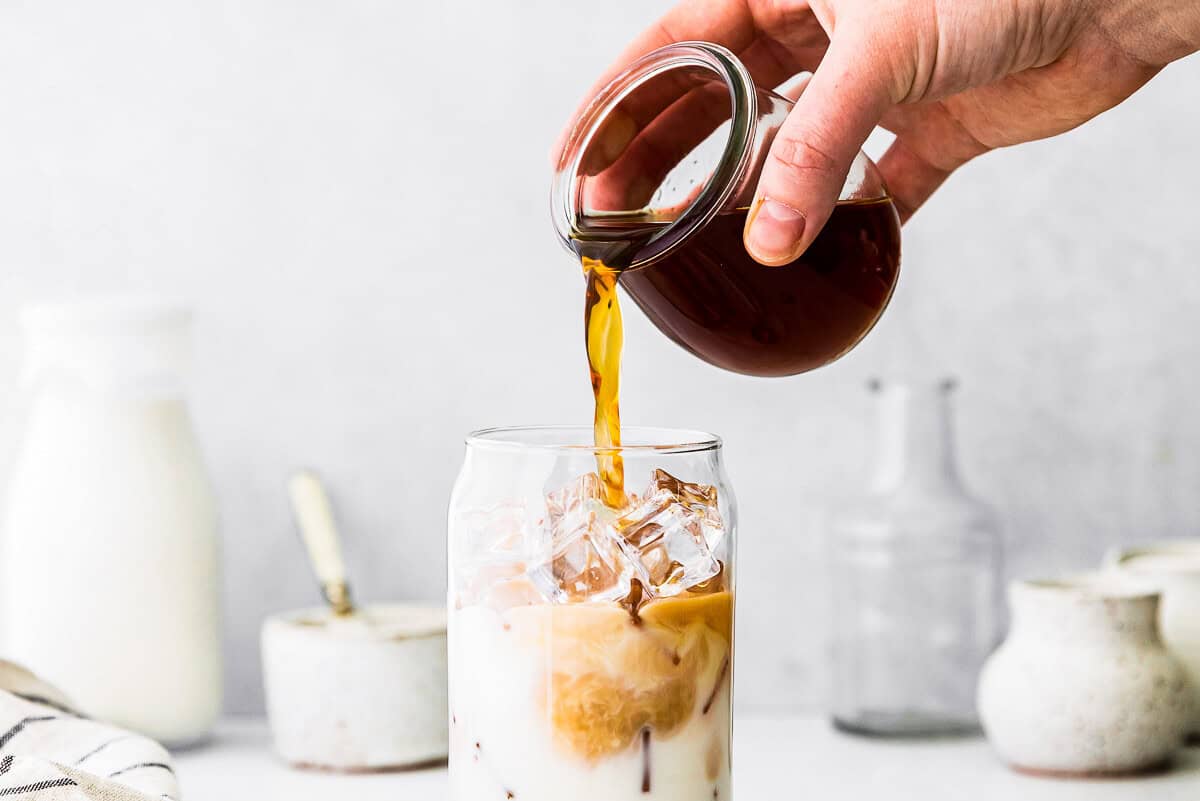 how to make iced chai tea lattes