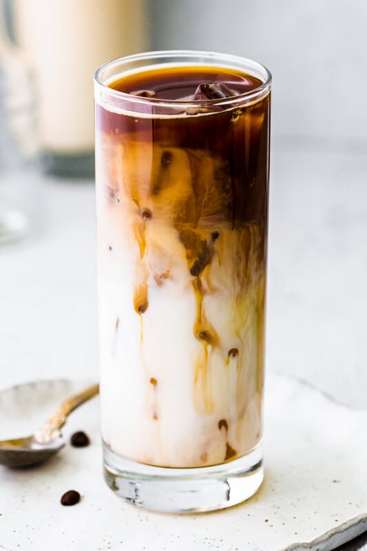 Iced Caramel Macchiato Recipe - The Cookie Rookie®