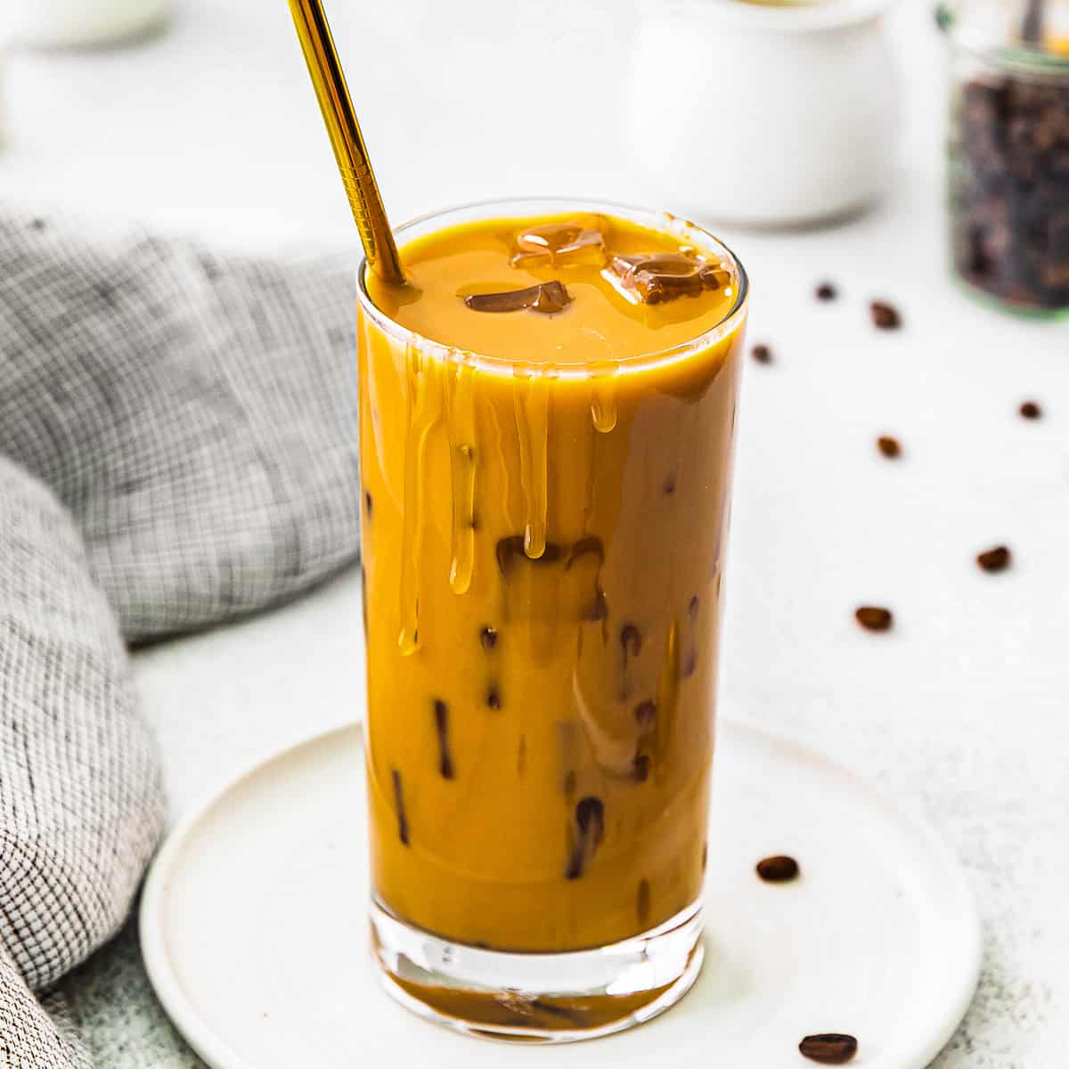 Iced Caramel Latte {Starbucks Copycat} – Snacks and Sips
