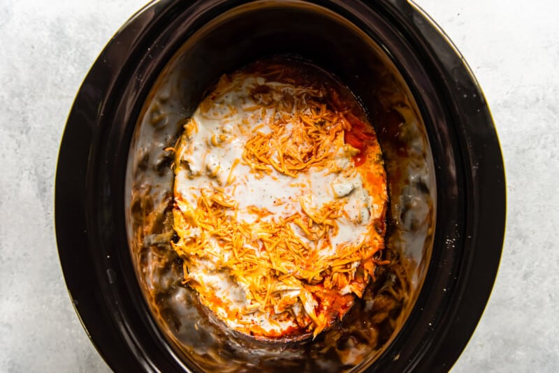 how to make crockpot buffalo chicken dip