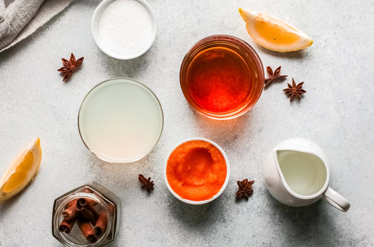 how to make a pumpkin whiskey smash cocktail