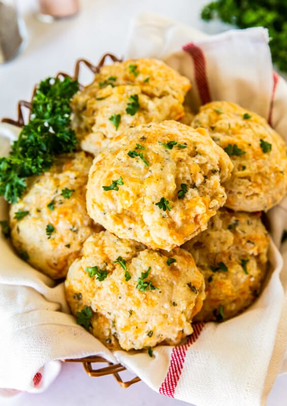 Cheddar Bay Biscuits Recipe - The Cookie Rookie®