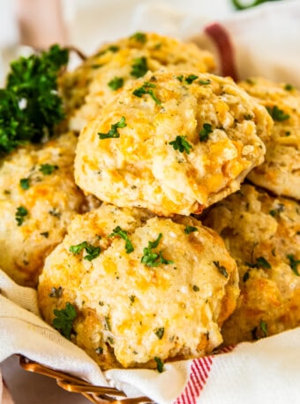 Cheddar Bay Biscuits Recipe - The Cookie Rookie®