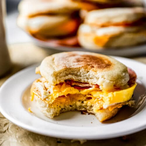 https://www.thecookierookie.com/wp-content/uploads/2021/10/featured-homemade-egg-mcmuffin-recipe-500x500.jpg