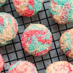 featured tie dye cookies