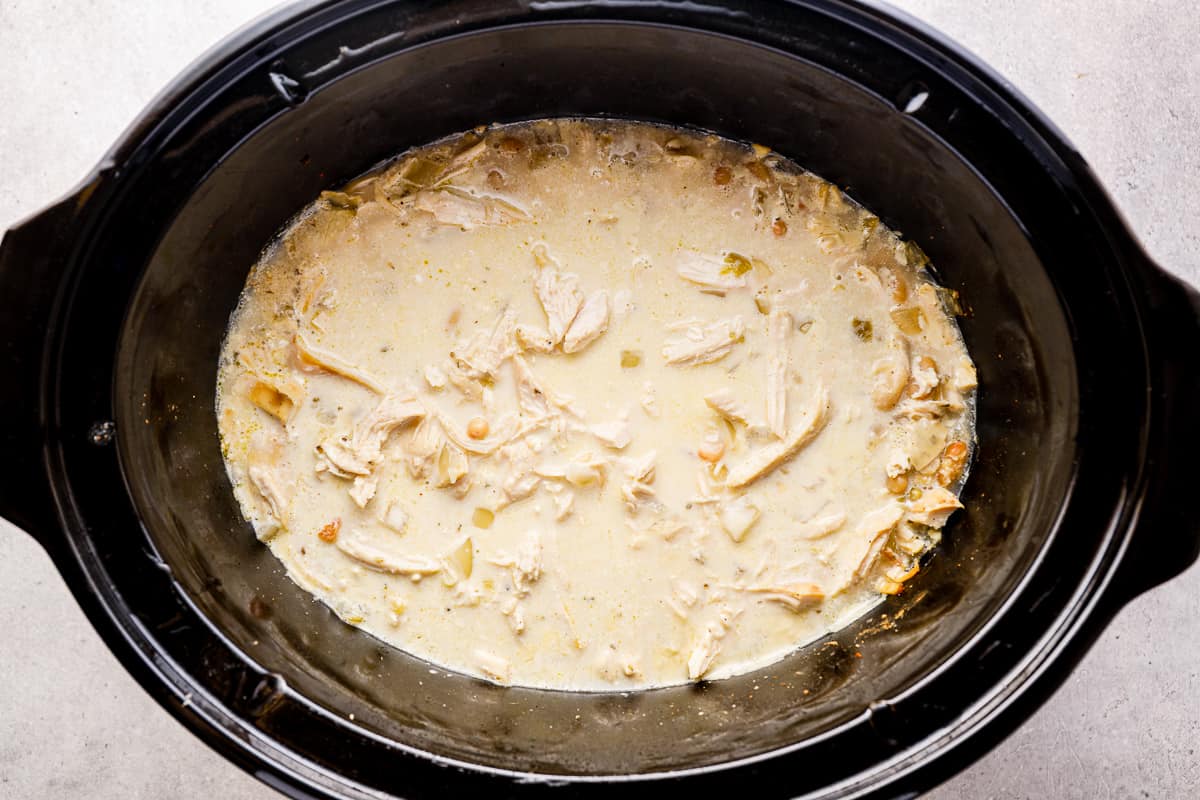 https://www.thecookierookie.com/wp-content/uploads/2021/12/how-to-crockpot-white-chicken-chili-recipe-5.jpg