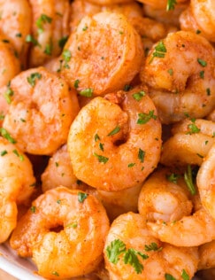 Skillet Chipotle Shrimp - Easy Spicy Shrimp [VIDEO!!] - The Cookie Rookie